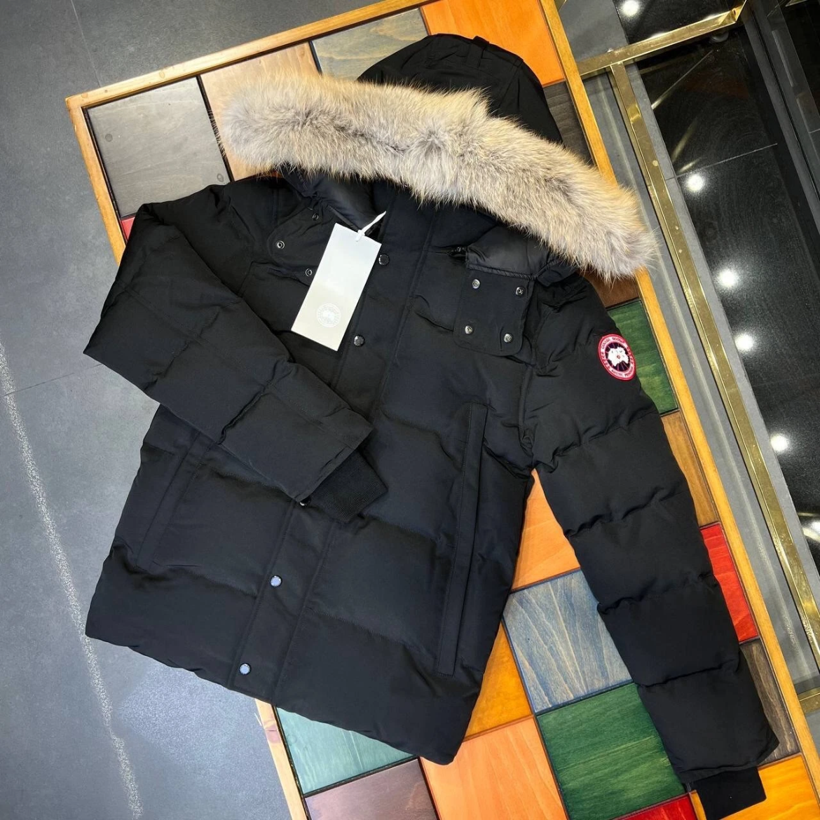 Canada Goose Wyndham Parka — Black With Red Badge