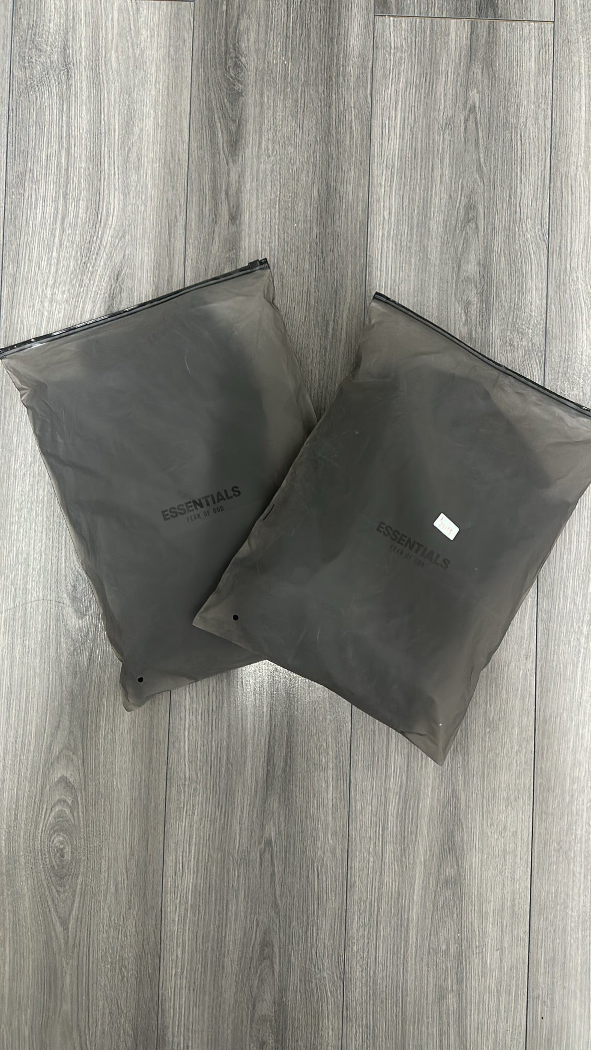 Essentials Short Set S22 “Dark Limo”
