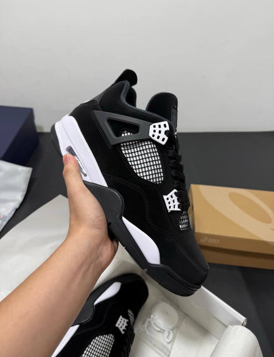 ‘Air Jordan 4 Oreos’