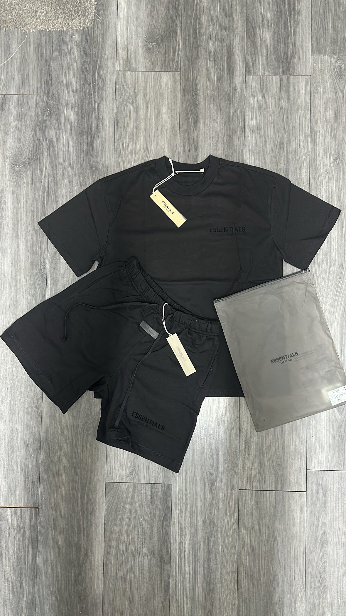 Essentials Short Set S22 “Dark Limo”
