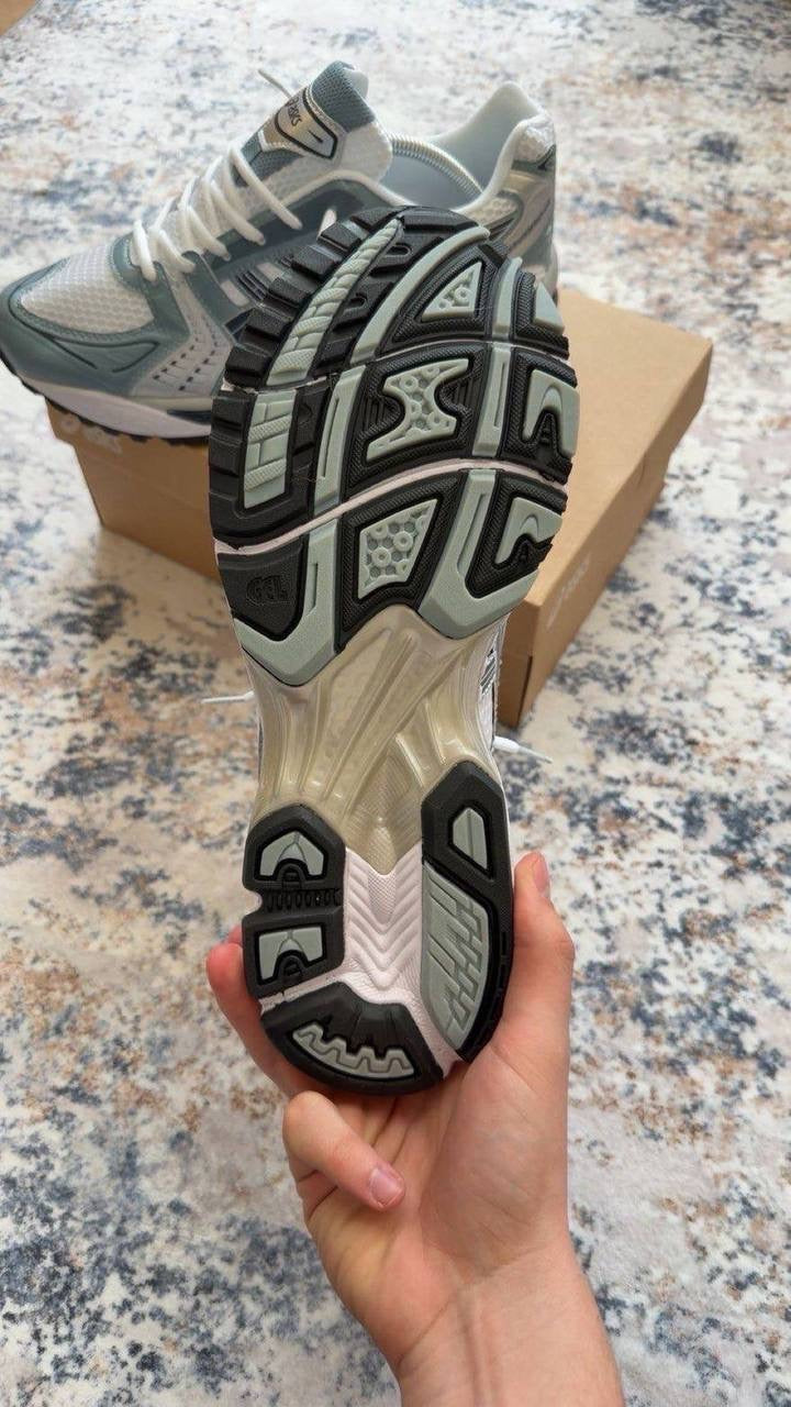 ASICS GEL-KAYANO 14s Forj Grey