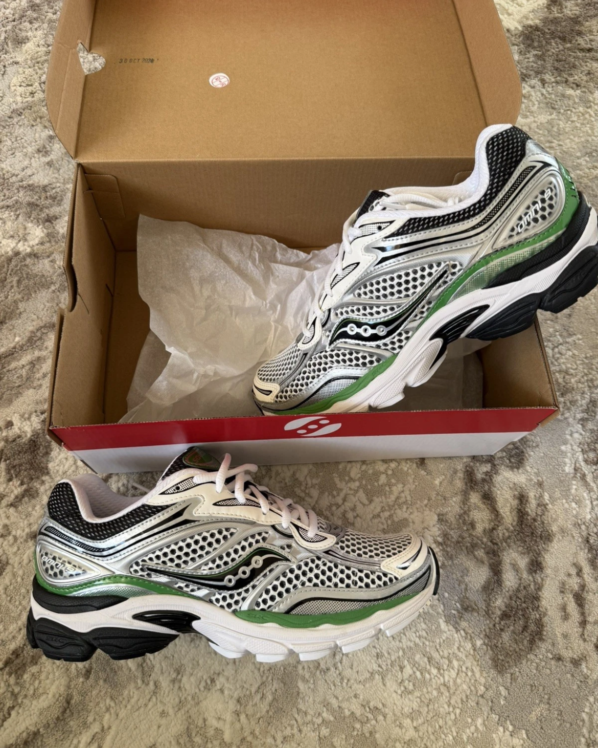 Saucony ProGrid Omni 9 — ''Silver Green''
