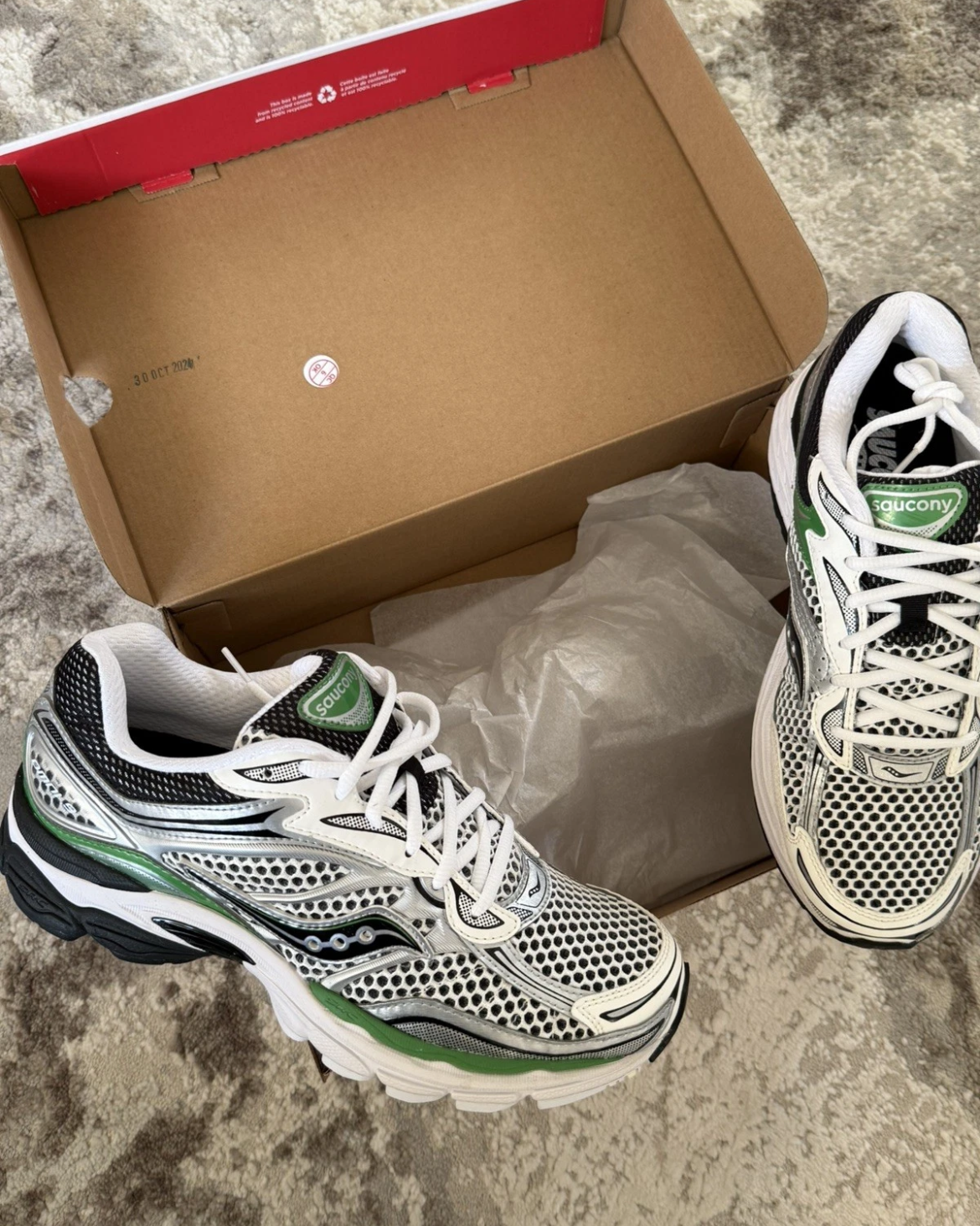 Saucony ProGrid Omni 9 — ''Silver Green''