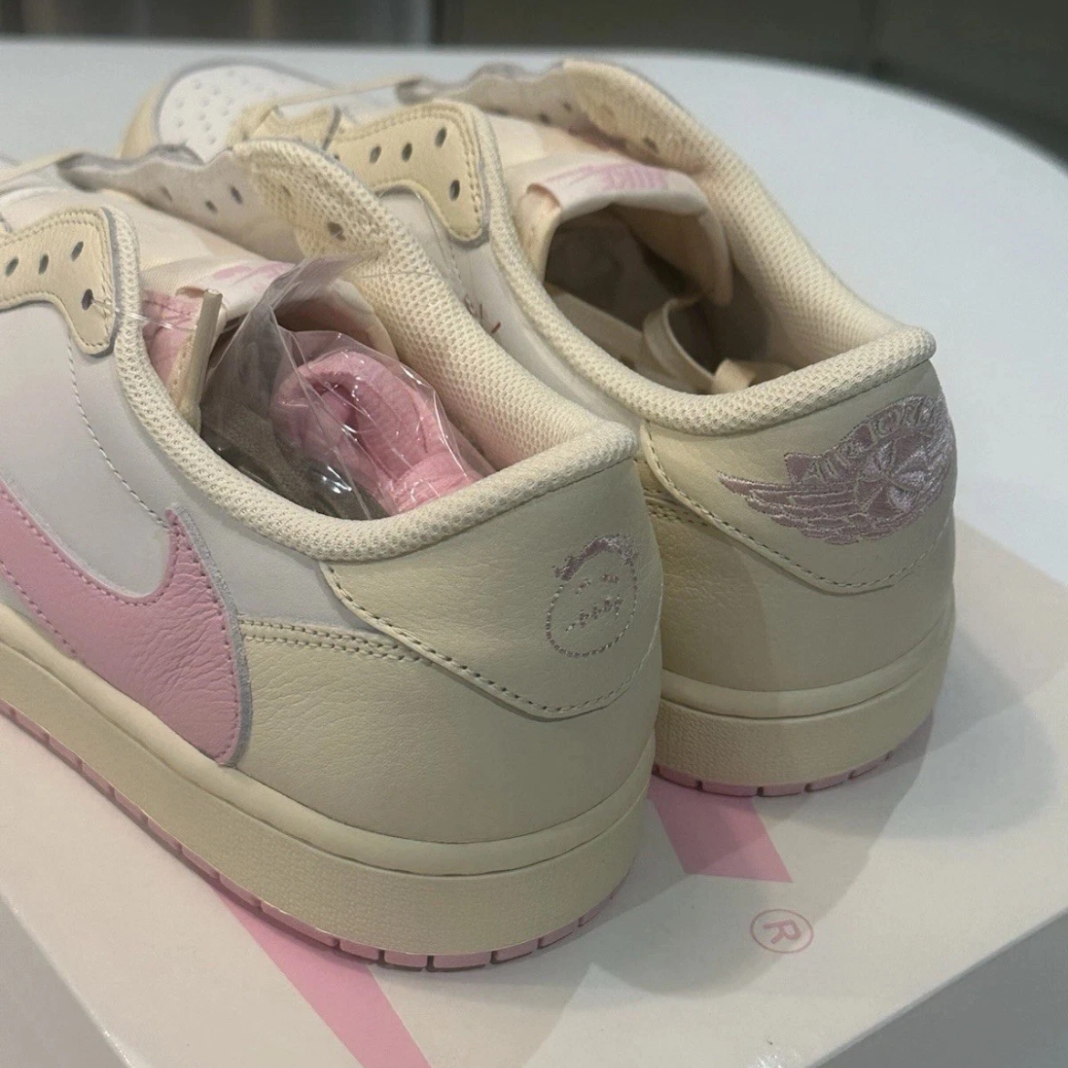 Travis Scott "Shy Pink"-Nike Air Jordan 1 Low OG