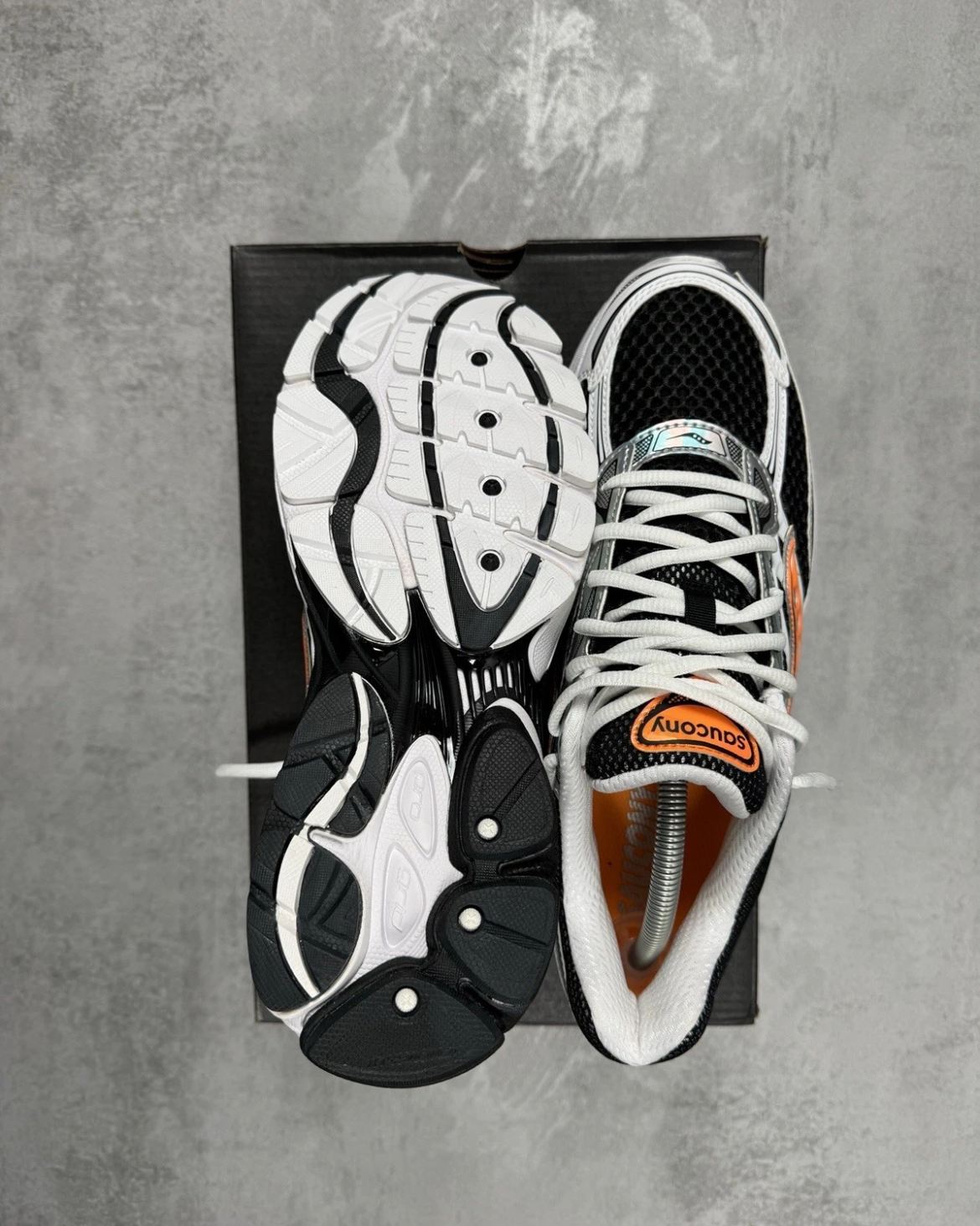 Saucony Omni ProGrid 9